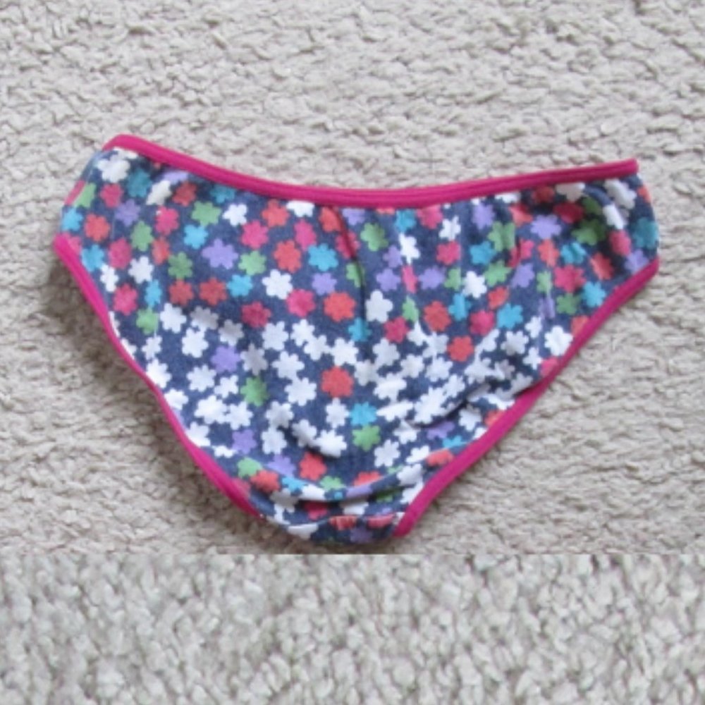 P.S. FROM AEROPOSTALE GIRLS NAVY FLORAL UNDERWEAR SZ SMALL 8